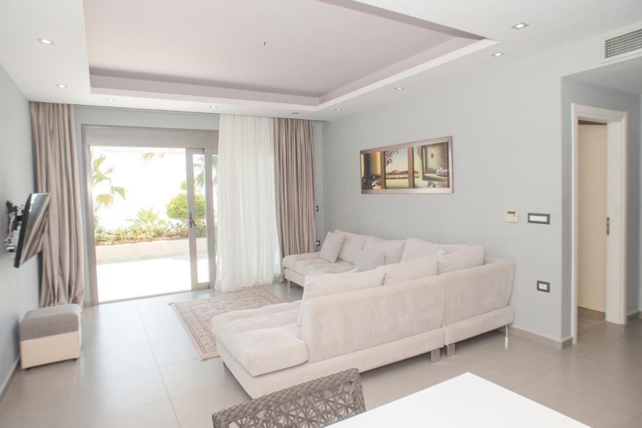 Residence Saranda International Екстериор снимка