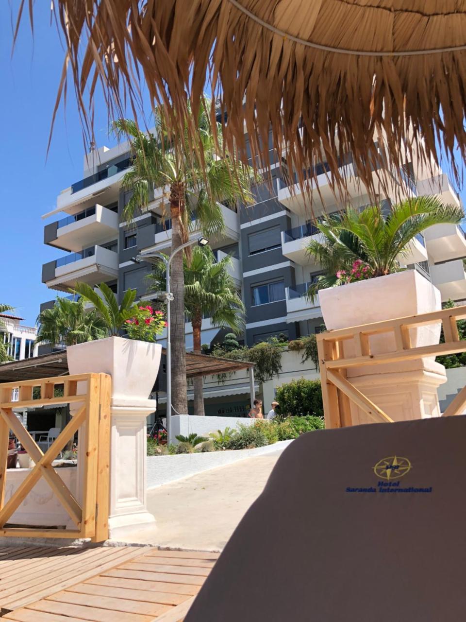 Residence Saranda International Екстериор снимка