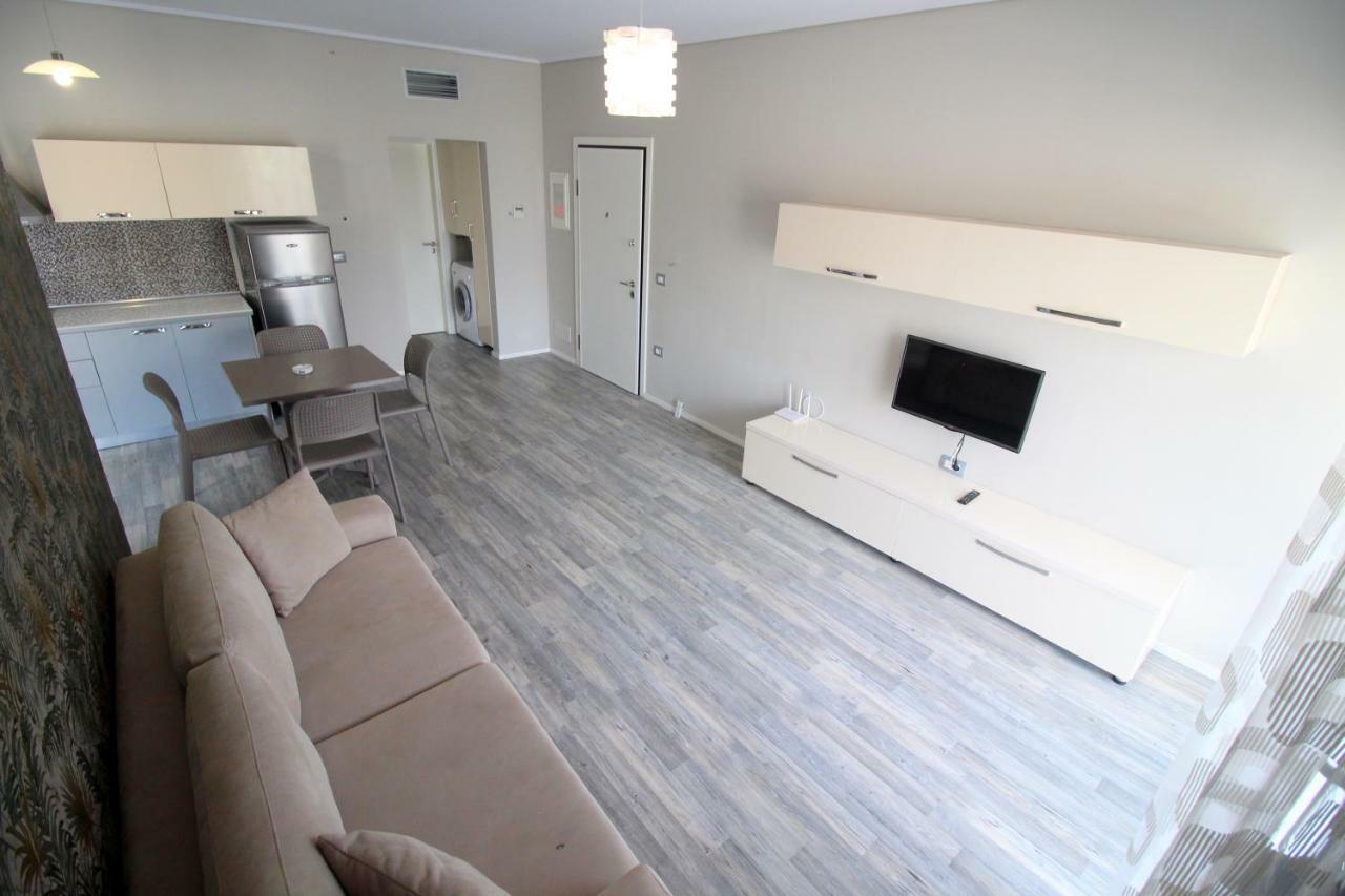 Residence Saranda International Екстериор снимка